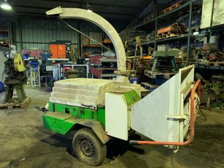 Broyeur de branches Green Mech Sur châssis routier - 1