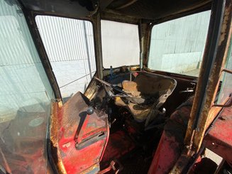 Tracteur agricole International Harvester 845 - 7