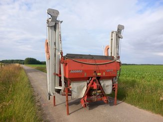 Distributeur d'engrais Accord Turbo 18.02 - 1