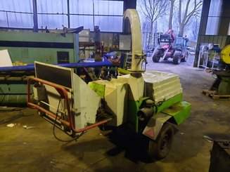 Broyeur de branches Green Mech Sur châssis routier - 2