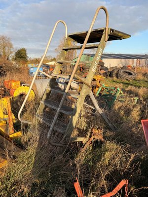 Escalier droit NC 9 marches - garde corps - 1