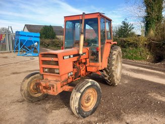 Tracteur agricole Renault 751 - 1