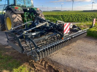 Combiné de préparation de sol Agro-Tom 4.0m repliage hydraulique - 1