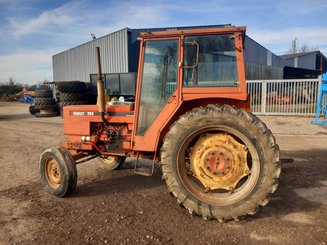 Tracteur agricole Renault 751 - 2