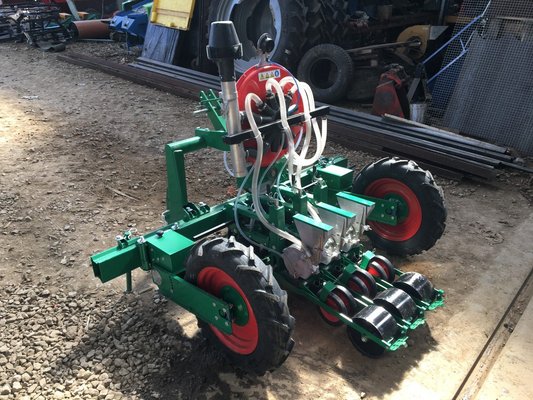 Semoir maraîcher Agria Pneumatique 3 rangs - 1