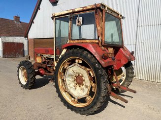 Tracteur agricole International Harvester 845 - 1