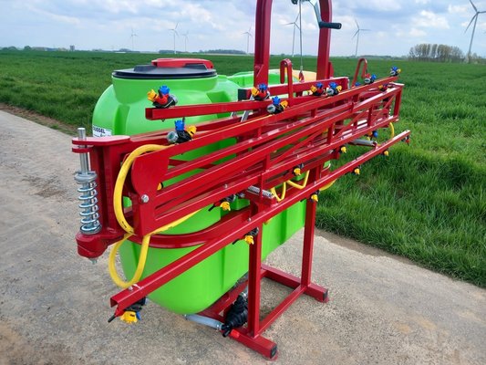 Pulvérisateur porté NC 600L - 12M - relevage treuil - 1