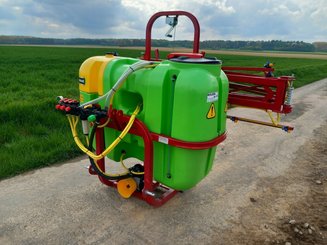 Pulvérisateur porté NC 600L - 12M - relevage treuil - 8