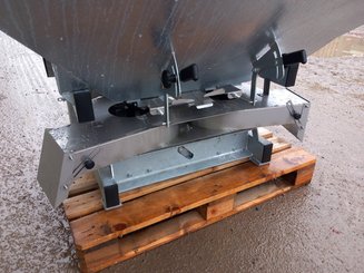 Arboriculture - autre NC Distributeur d'engrais arboricole 700L - 1