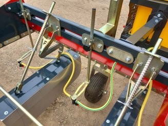 Pulvérisateur - autre NC Inter-rangs 4 x 75 FR avec cuve 800L - 5