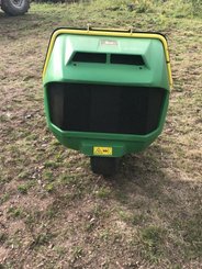 Autre matériel d'espace vert John Deere 347T - collecteur d'herbe - 1
