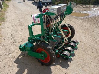 Semoir maraîcher NC Pneumatique AG 4 rangs - 2