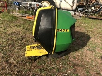 Autre matériel d'espace vert John Deere 347T - collecteur d'herbe - 1