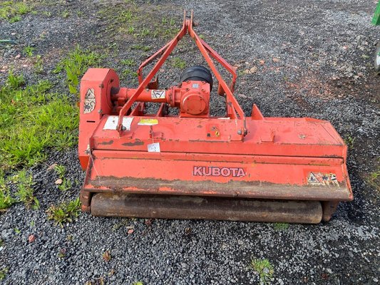 Broyeur à axe horizontal Kubota 125 - 1