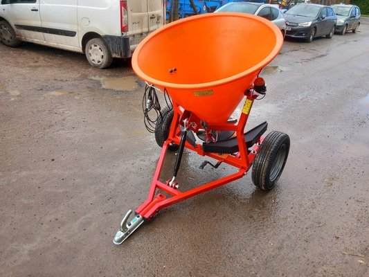 Saleuse de voirie NC Trainée DXW 300 - 1
