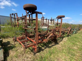 Vibroculteur Massey Ferguson MF 39 - 4