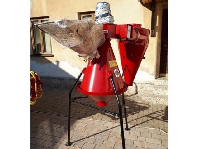 Nettoyeur, séparateur Nettoyeur, séparateur Trieur à grains - Tarare SF NC  à vendre, 2770 EUR, - Agriaffaires