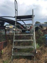 Escalier droit NC 9 marches - garde corps - 1