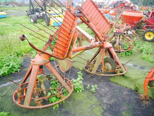 Faneur andaineur Deutz-Fahr Ku 250 - 1