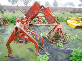 Faneur andaineur Deutz-Fahr Ku 250 - 1
