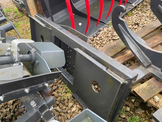 Pièce matériel de manutention NC Interface bobcat skidsteer - plaque boulonnée  - 1
